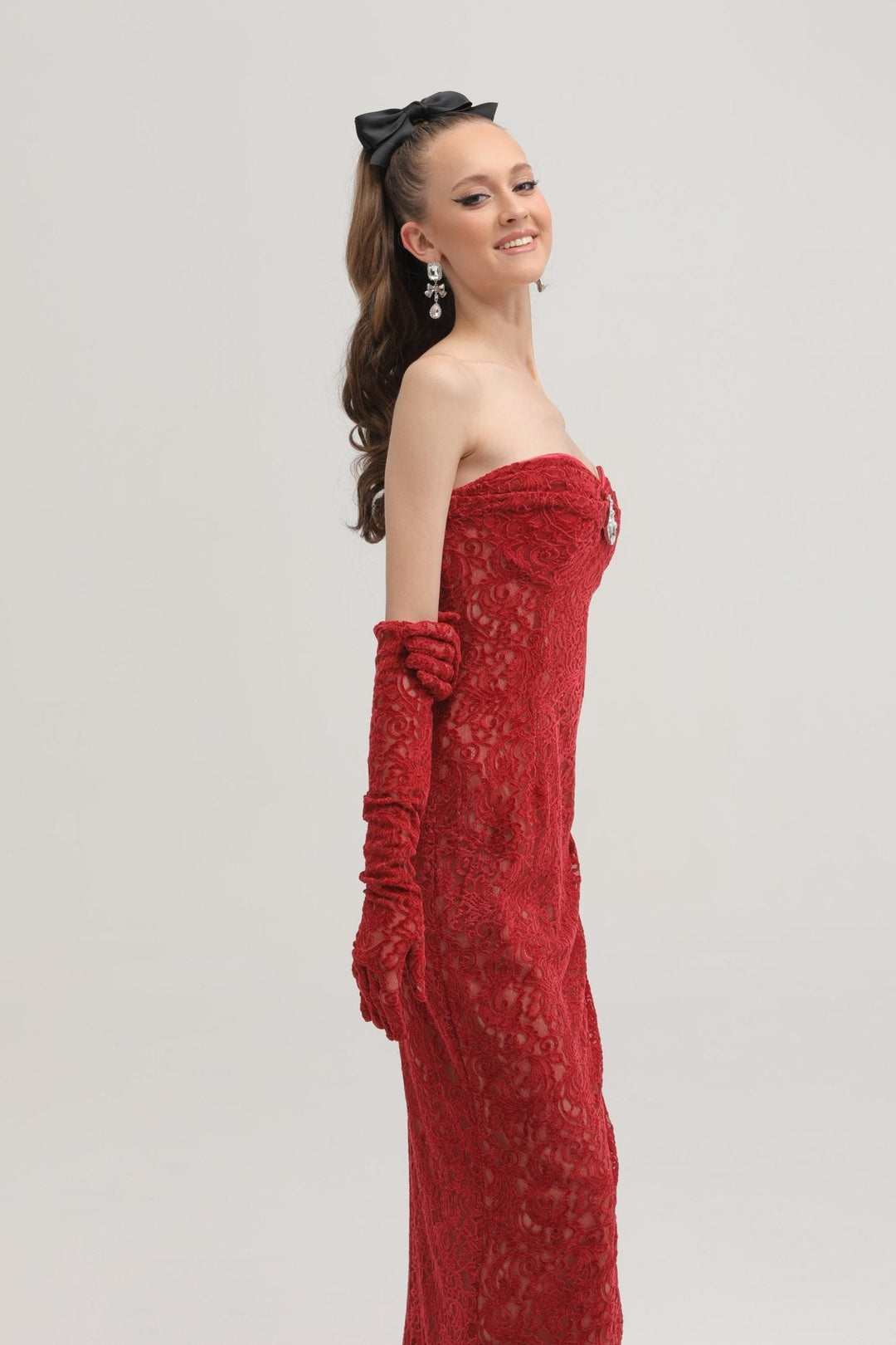 Levoire | Robe Midi Rouge Garnie (Avec Gants)