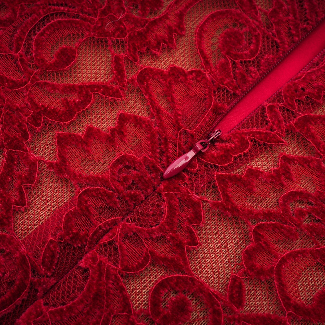 Levoire | Robe Midi Rouge Garnie (Avec Gants)
