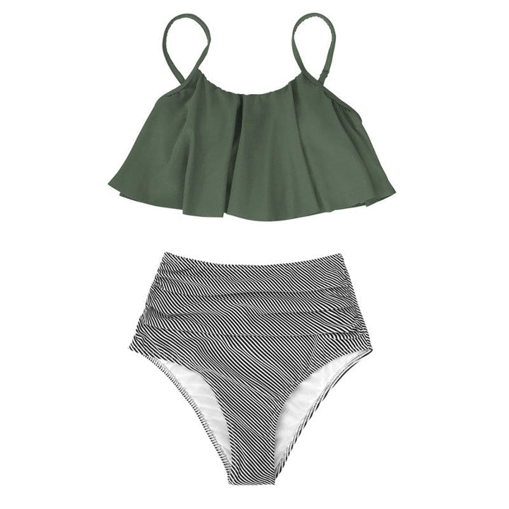 Levoire | Une Robe Colorée Avec Des Volants Vert