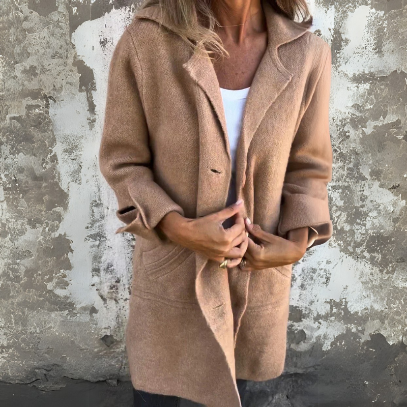 Levoire | Robe À Boutons Élégante Avec Coupe Classique Pour Femmes Beige