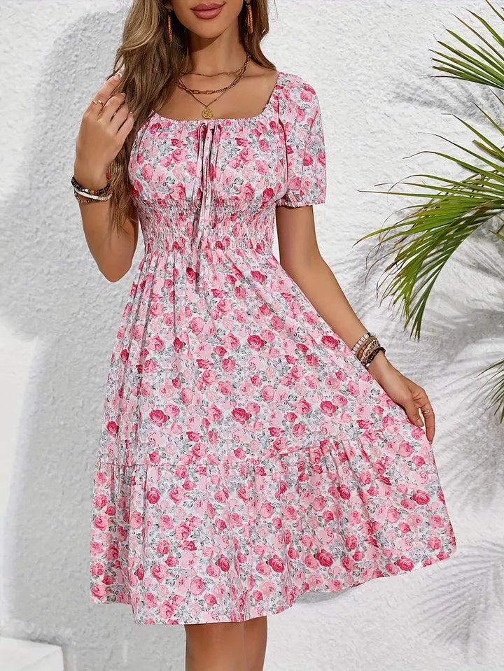 Levoire | Robe De Vacances Avec Imprimé Floral, Détail De Nœud À L'Avant Et Décolleté Carré