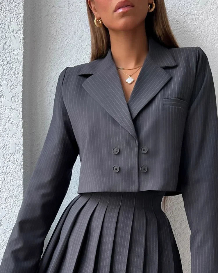 Levoire | Jupe Plissée Élégante Et Ensemble De Costume