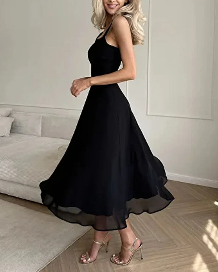 Levoire | Robe élégante en mousseline de soie à encolure carrée et de couleur unie