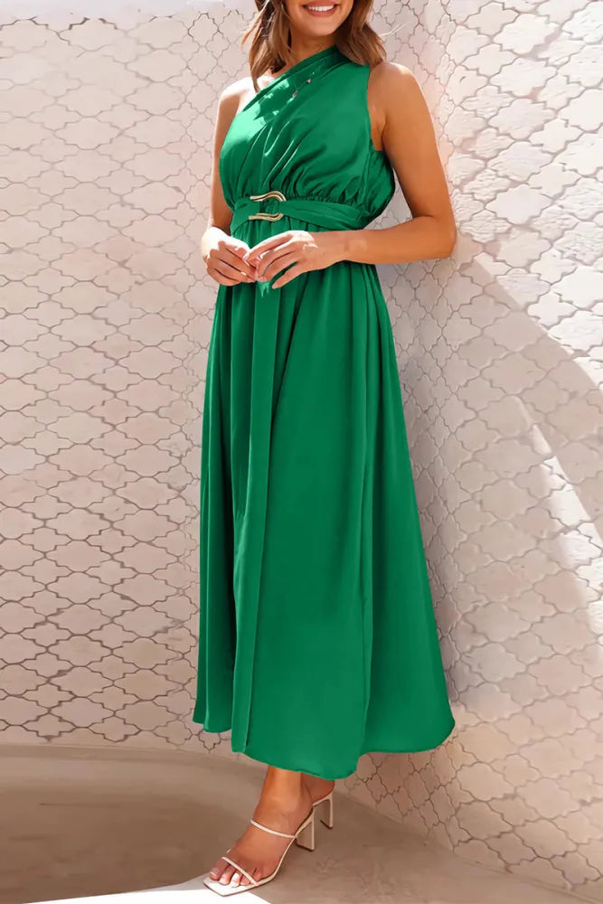 Levoire | Robes de soirée élégantes avec encolure inclinée et ornements d'accessoires métalliques solides Verde