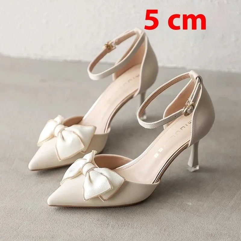 Levoire | Chaussures à talons pour femmes avec lacets et talon haut Beige 5cm