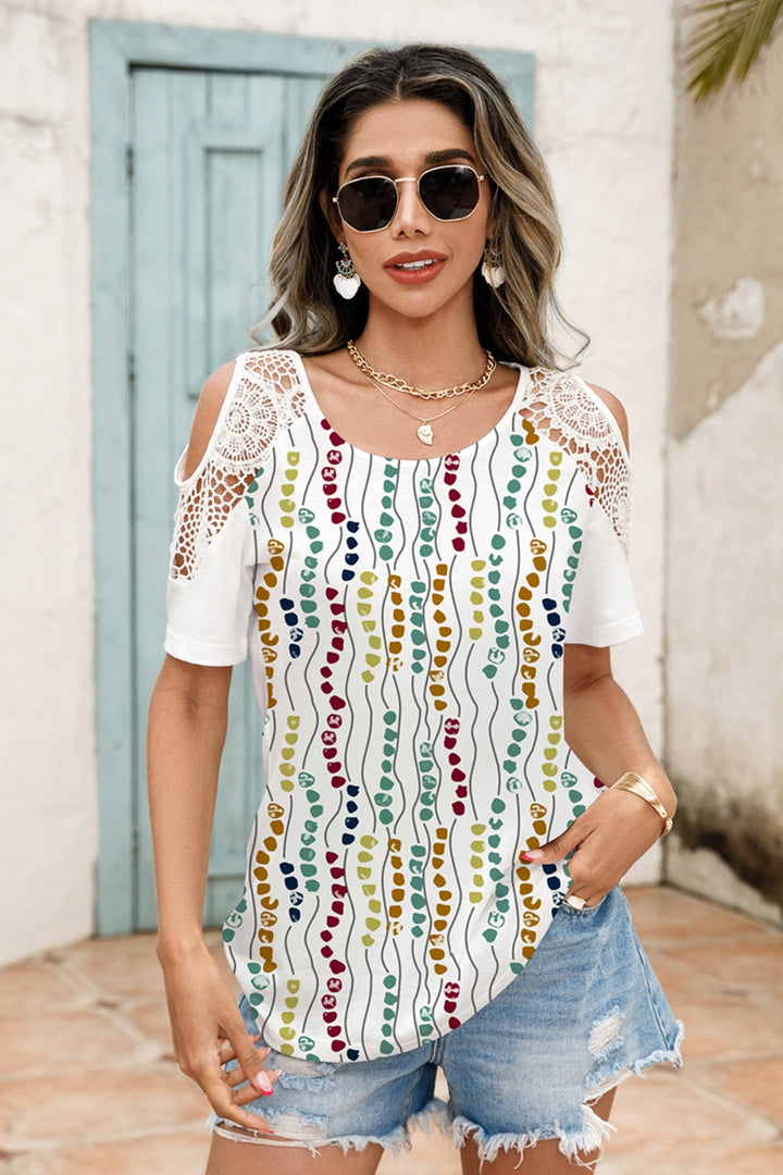 Levoire | Détails brillants et nets Col rond Découpe-épaule Blouse