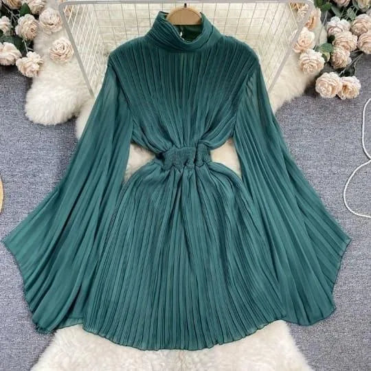 Levoire | Robe à col roulé avec manches cloche plissées Vert Taille libre