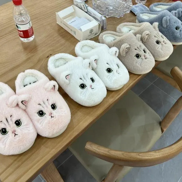 Levoire | Chaussures en peluche avec un chat mignon