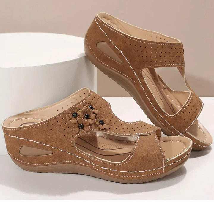 Levoire | Femmes Talons Compensés Avec Design Floral Braun
