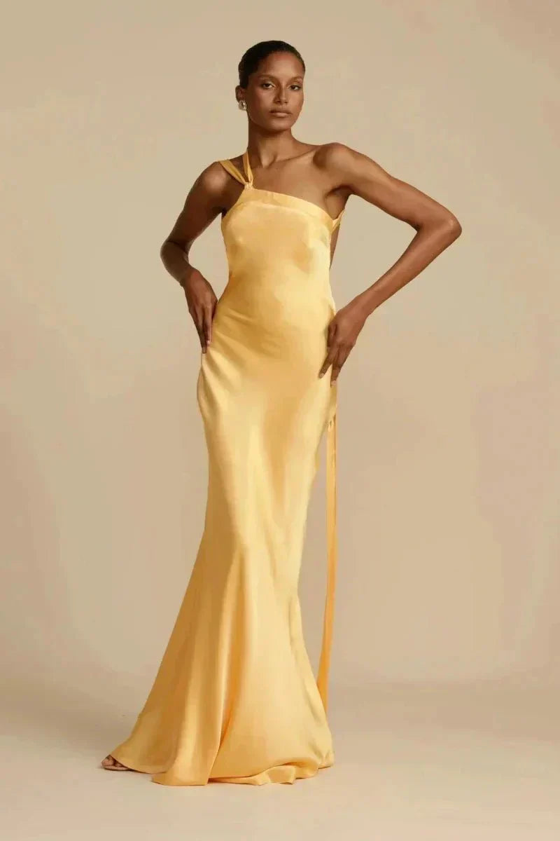 Levoire | Robe Asymétrique Élégante Avec Dos Ouvert Et Décolleté En Biais Jaune