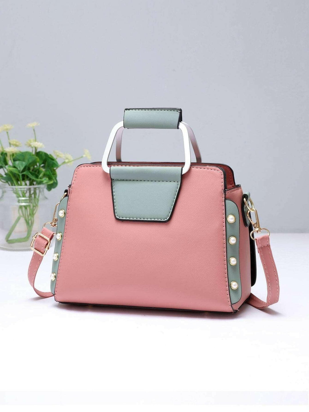 Levoire | Sac Chic Carré En Vert Clair Polyester Avec Pompon Ludique