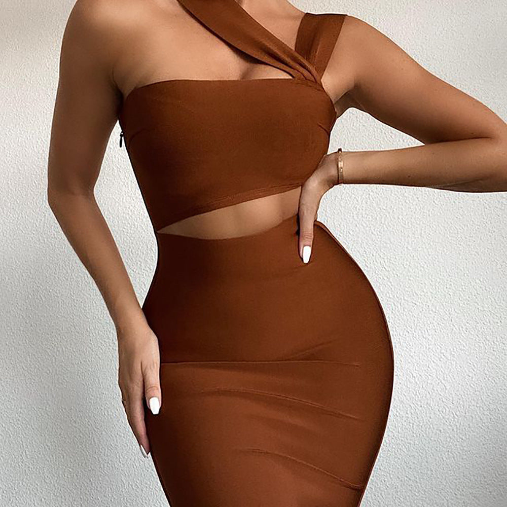Levoire | longue robe bustier ajustée à bretelle asymétrique