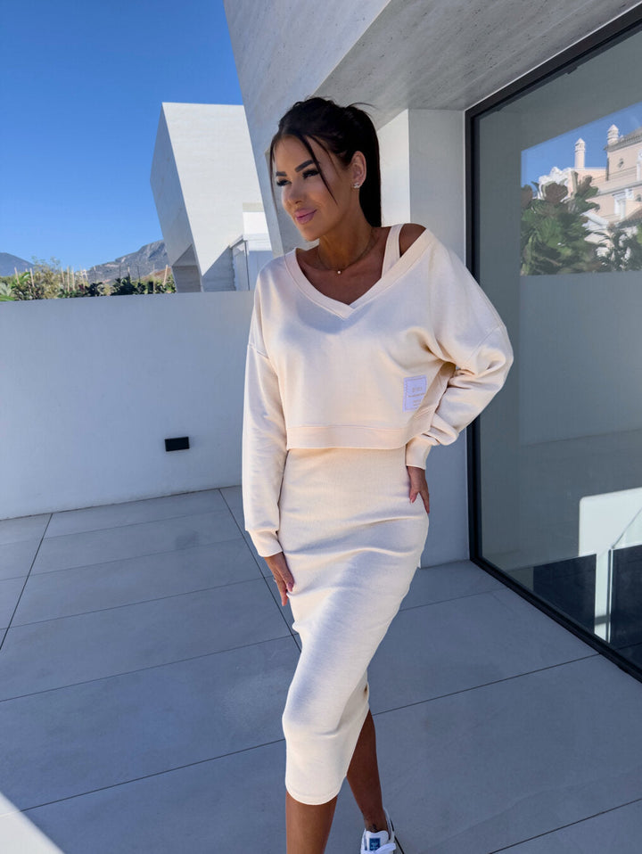 Levoire | Chic Sweatshirt + Robe Crème
