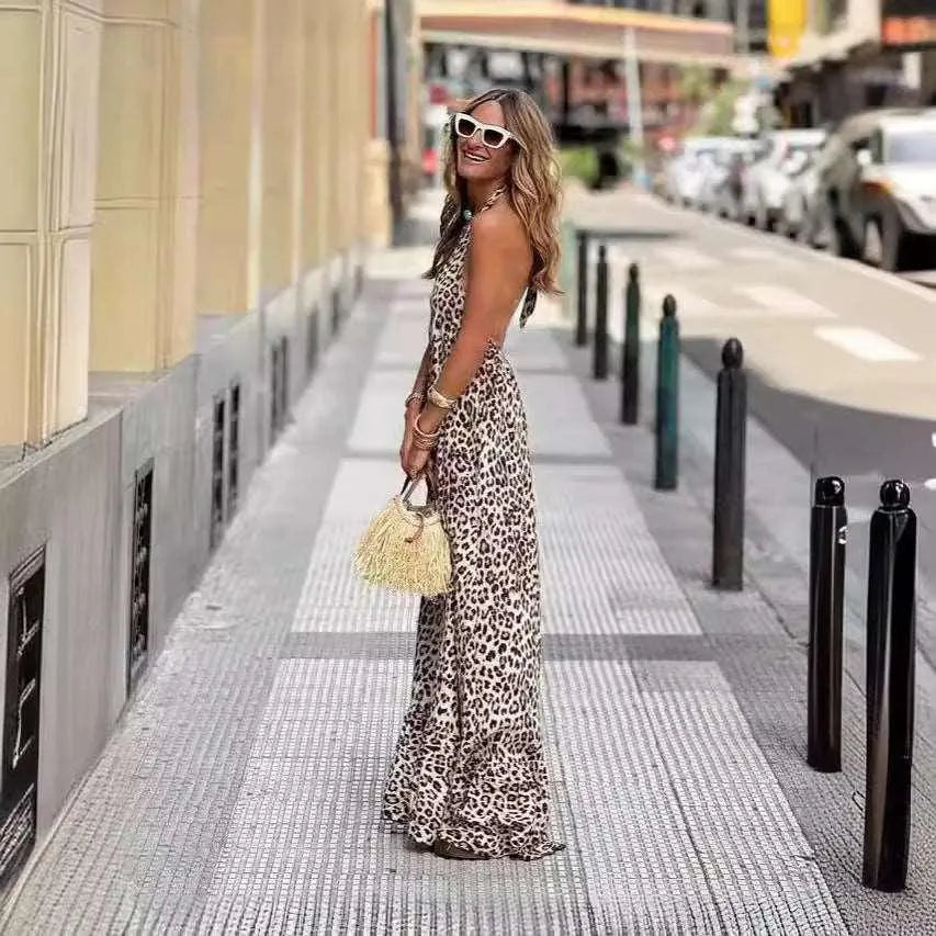 Levoire | Robe à bretelles sans dos et décolleté en V avec un motif léopard.