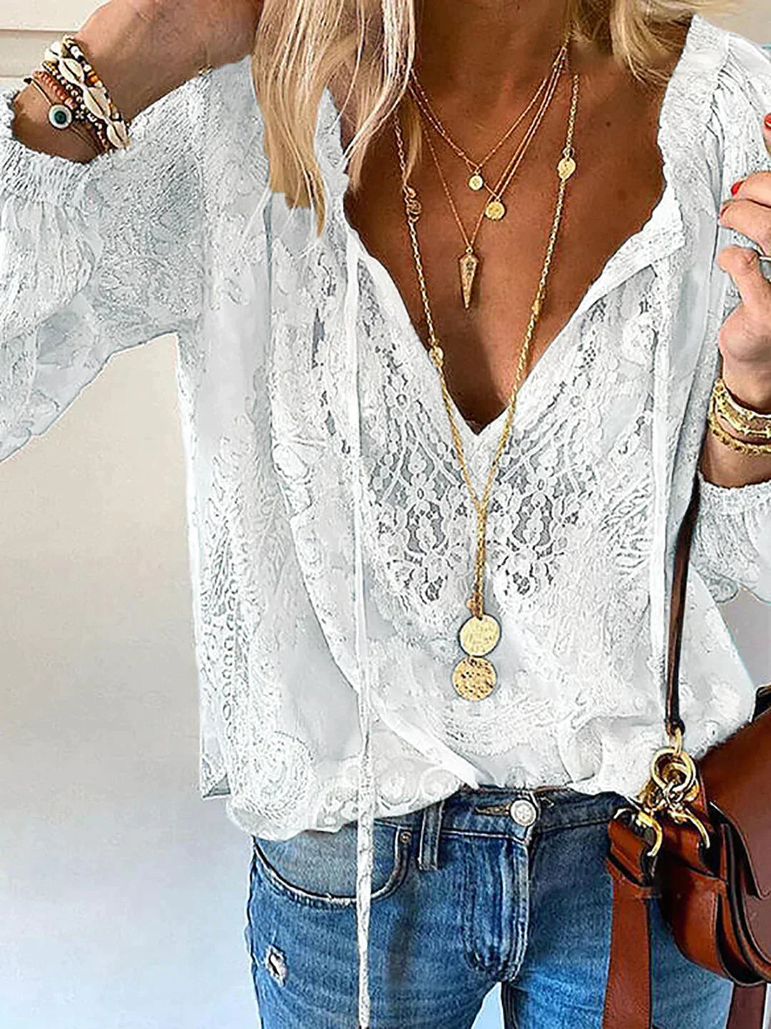 Levoire - Blouse exclusive avec des ornements en dentelle Blanc