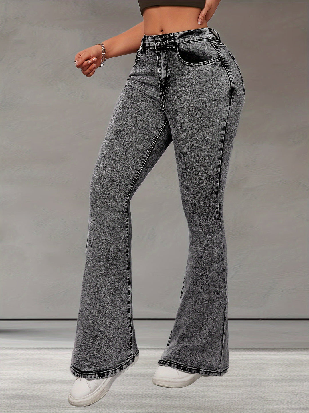Levoire | Stretch Denim Flare Leg -Jeans Dans Une Couleur Unie Élégante