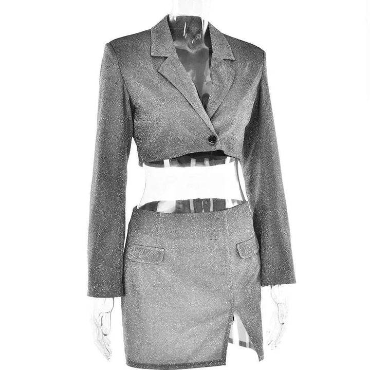 Levoire | Robe à deux pièces avec jupe supérieure ajustée et brillante, manches longues, décolleté en V et coupe sexy