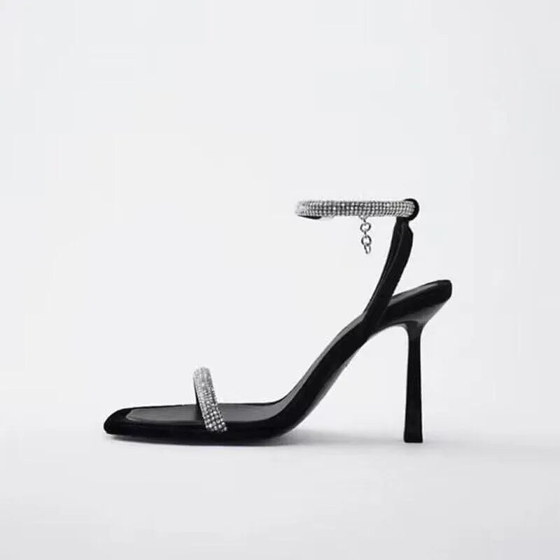 Levoire | Chaussures à talons stiletto pour femmes avec strass et bout carré
