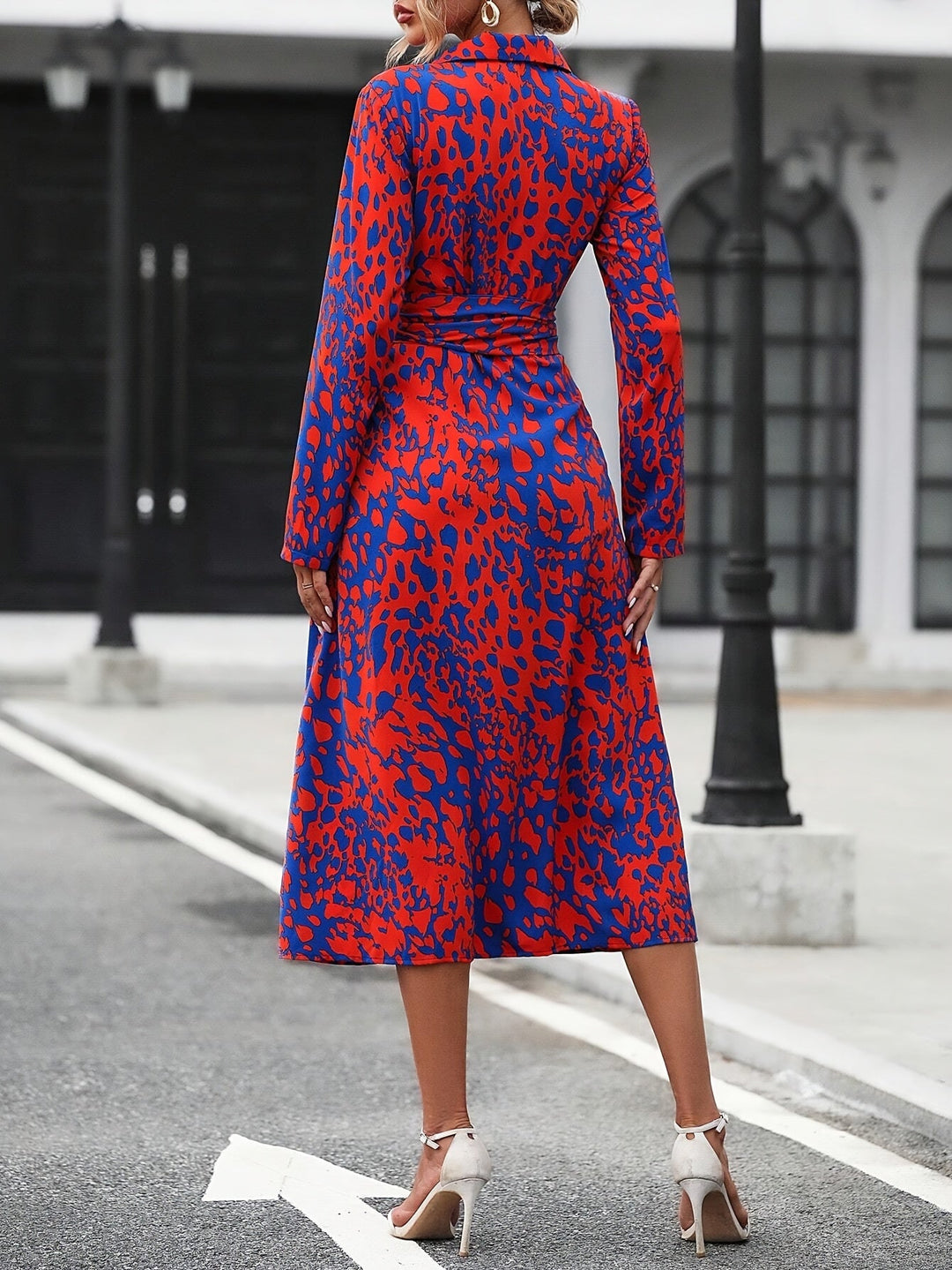 Levoire | Élégante Robe À Boutons À Manches Longues Avec Impression Intégrale