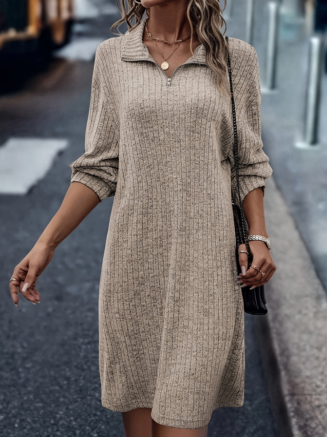 Levoire | Robe En Tricot Rayé Avec Zip Et Revers Couleur kaki