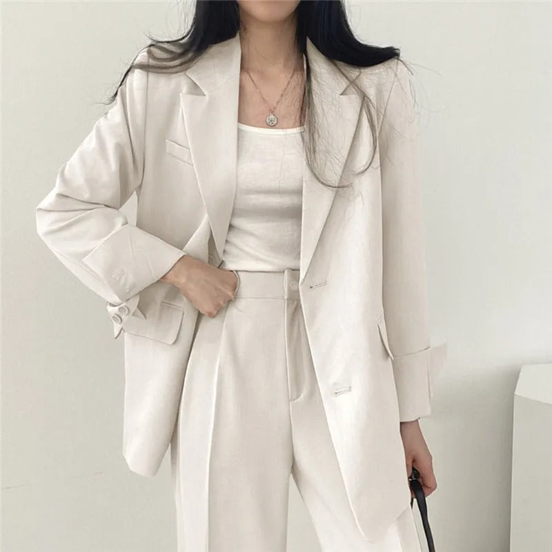Levoire | Veste Bleue Avec Ensemble De Pantalon Beige