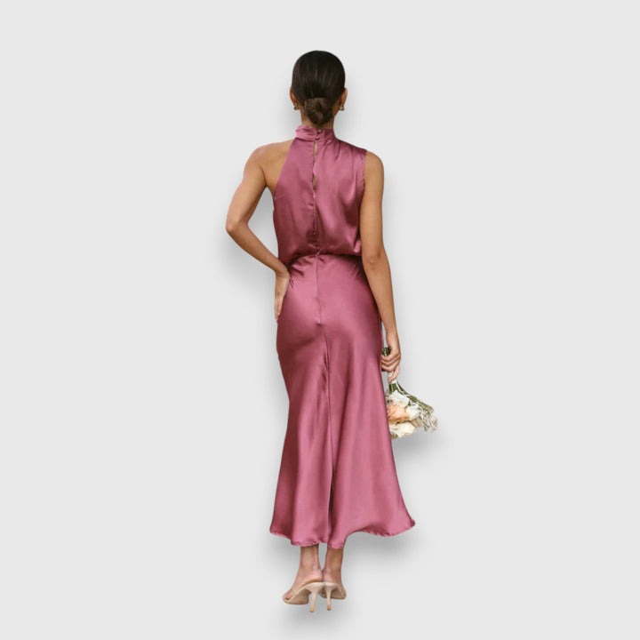 Levoire | Robe Féminine Avec Jupe Évasée