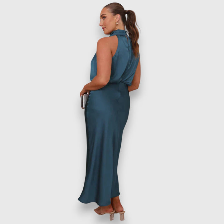 Levoire | Robe Féminine Avec Jupe Évasée