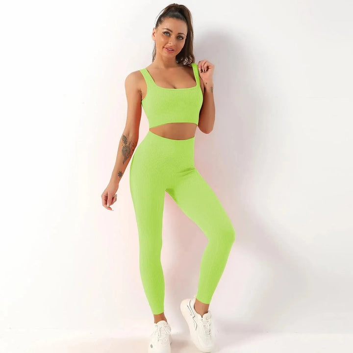 Levoire | Pantalons de yoga associés à un débardeur de yoga vert Série Olkatu
