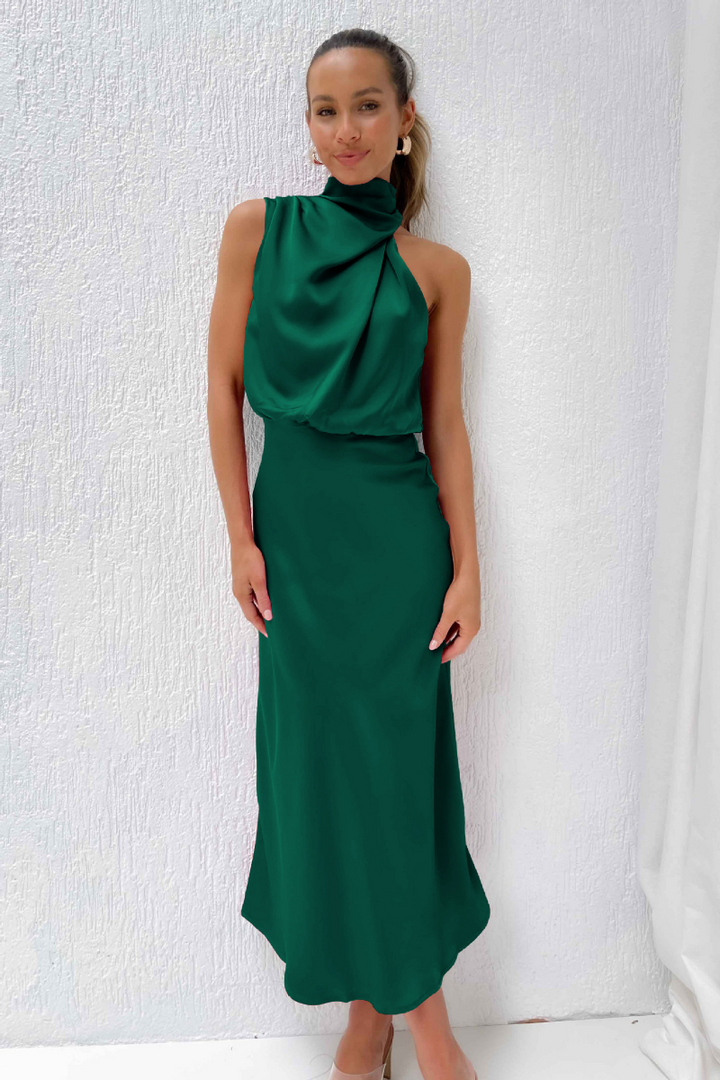 Levoire | Élégant Midi Robe En Vert Frais Avec Un Décolleté Moderne Vert d'émeraude