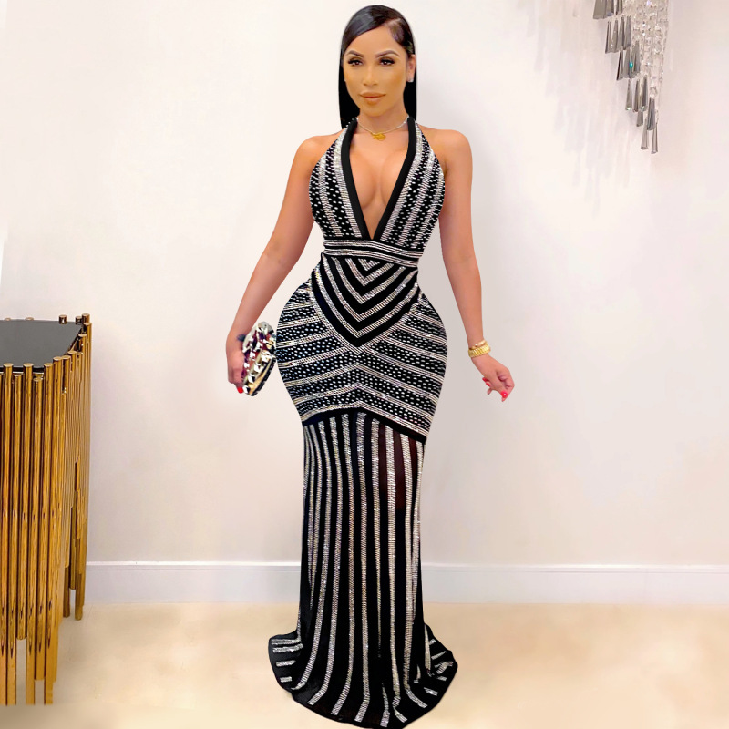 Levoire | robe de soirée longue décolletée avec un dos ouvert, décolleté profond avec des strass NOIR