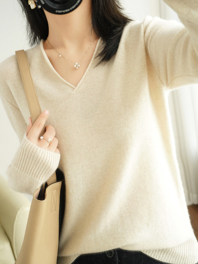 Levoire | Pull À Col En V Avec Sensation Cachemire Beige