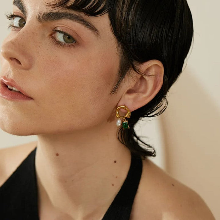 Levoire | Boucles D'Oreilles Géométriques En Émeraude Avec Détail De Perles