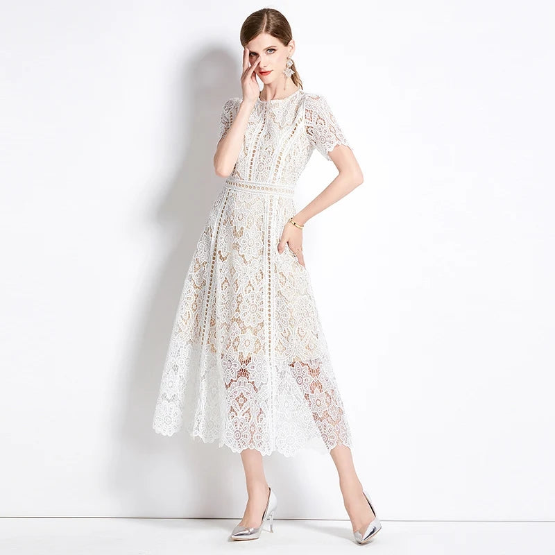 Levoire | Vêtement Élégant À Col Blanc