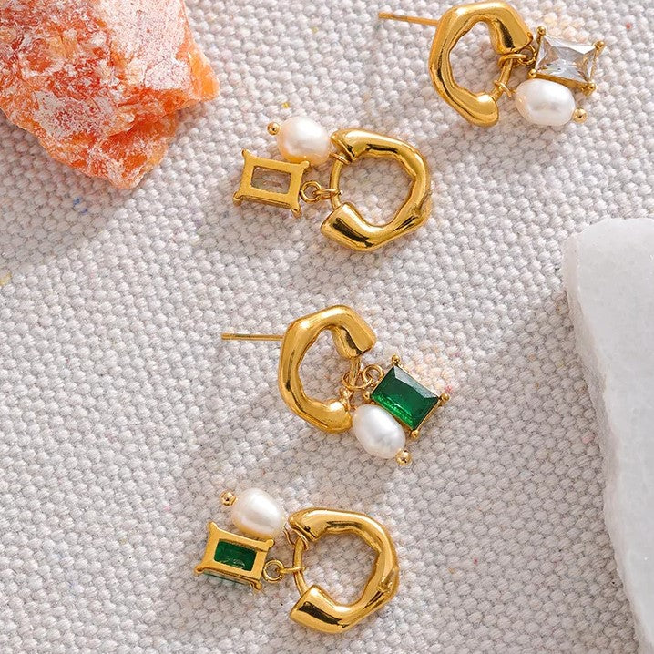 Levoire | Boucles D'Oreilles Géométriques En Émeraude Avec Détail De Perles