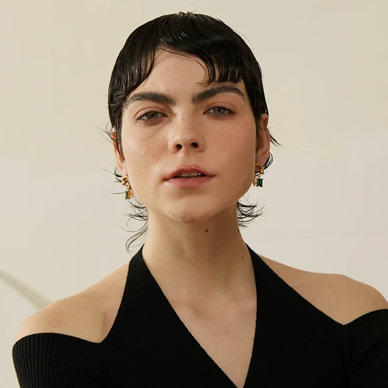 Levoire | Boucles D'Oreilles Géométriques En Émeraude Avec Détail De Perles