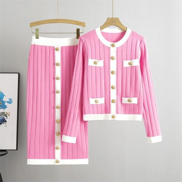 Levoire | Pull À Manches Longues Avec Jupe En Tricot Boutons Dorés Ensemble Dépareillé Rosa