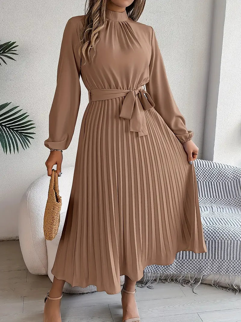 Levoire | Robe Unie Avec Col Montant Et Ceinture Plissée Kaki