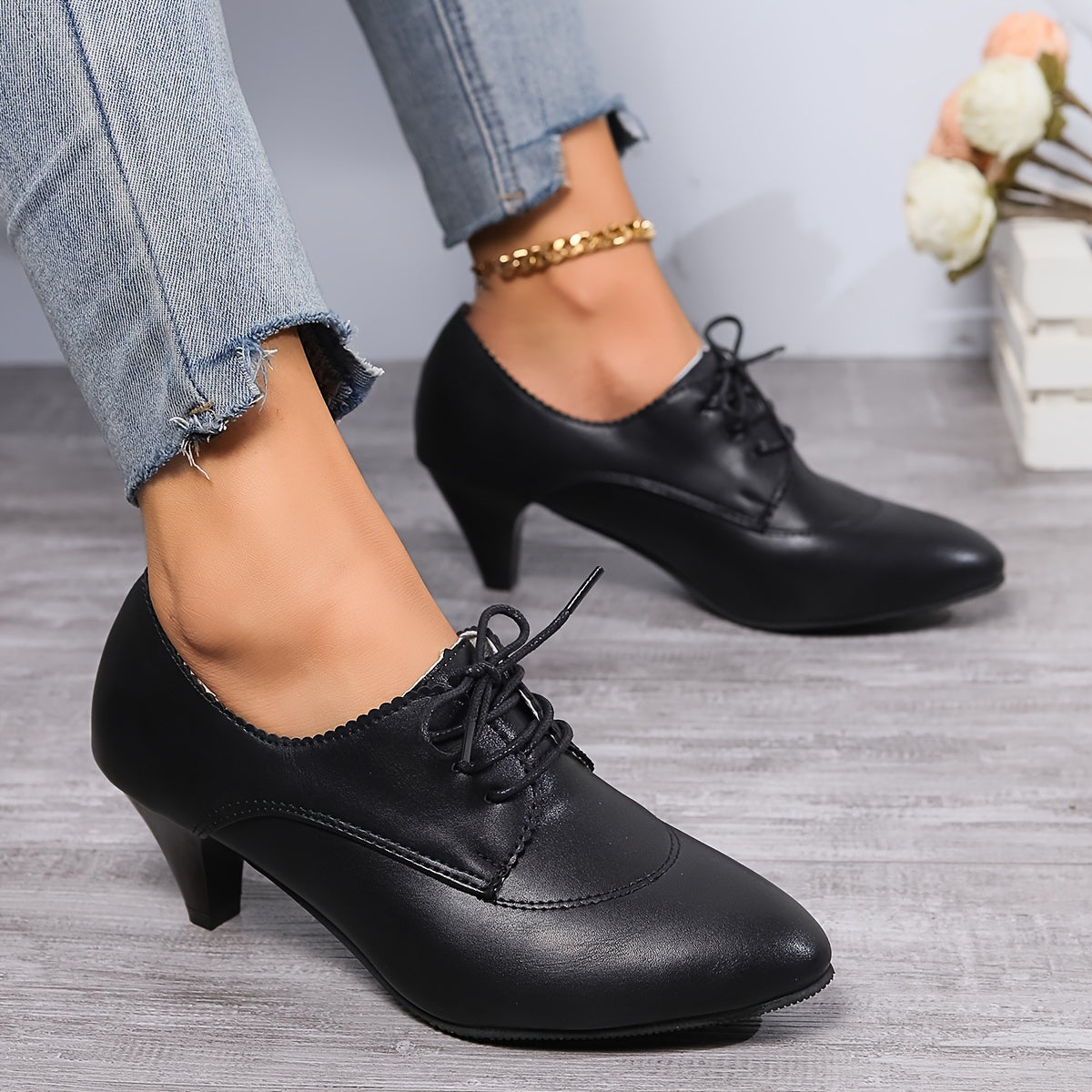 Levoire | Bottes En Dentelle Noires Pour Femmes Avec Des Talons Moyens Confortables