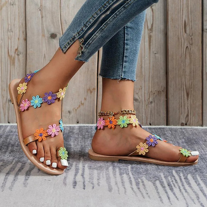 Levoire | Sandales pour femmes dans des couleurs appropriées avec une bride à orteils plate