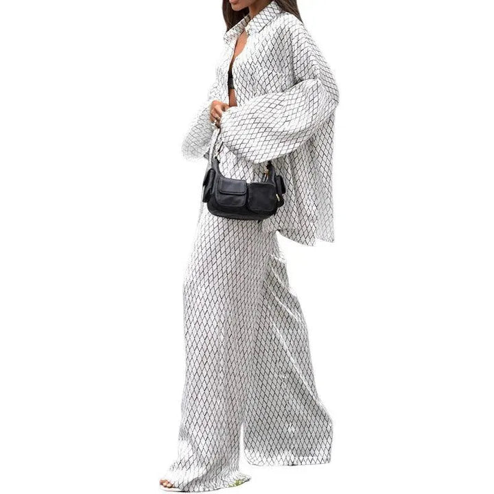 Levoire | Set, qui se compose de deux pièces : une chemise et un pantalon long avec des revers