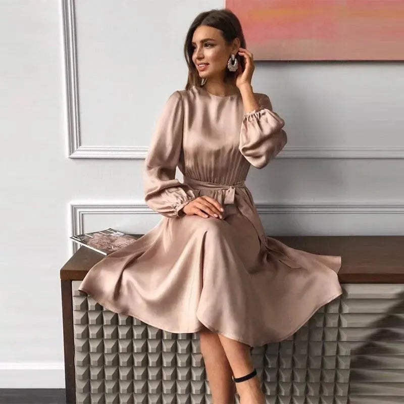 Levoire | Robe en satin pour femmes Khaki