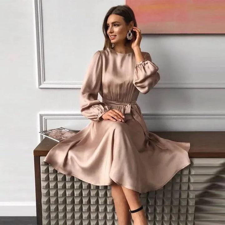 Levoire | Robe en satin pour femmes Khaki