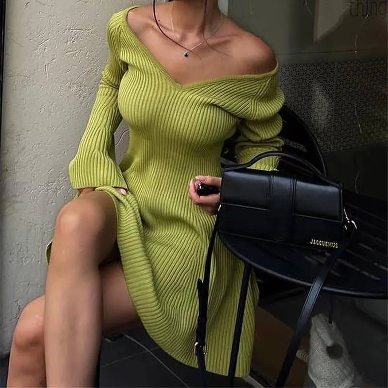 Levoire | Robe en tricot à manches longues avec décolleté en V