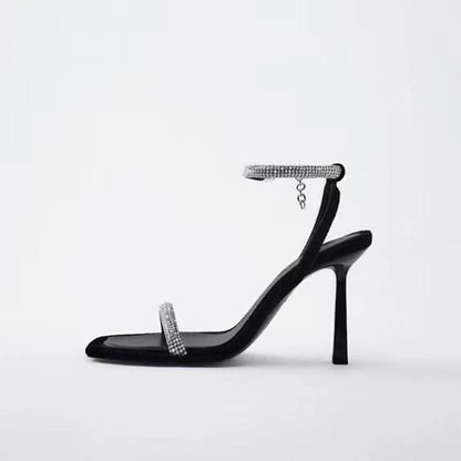 Levoire | Chaussures à talons stiletto pour femmes avec strass et bout carré