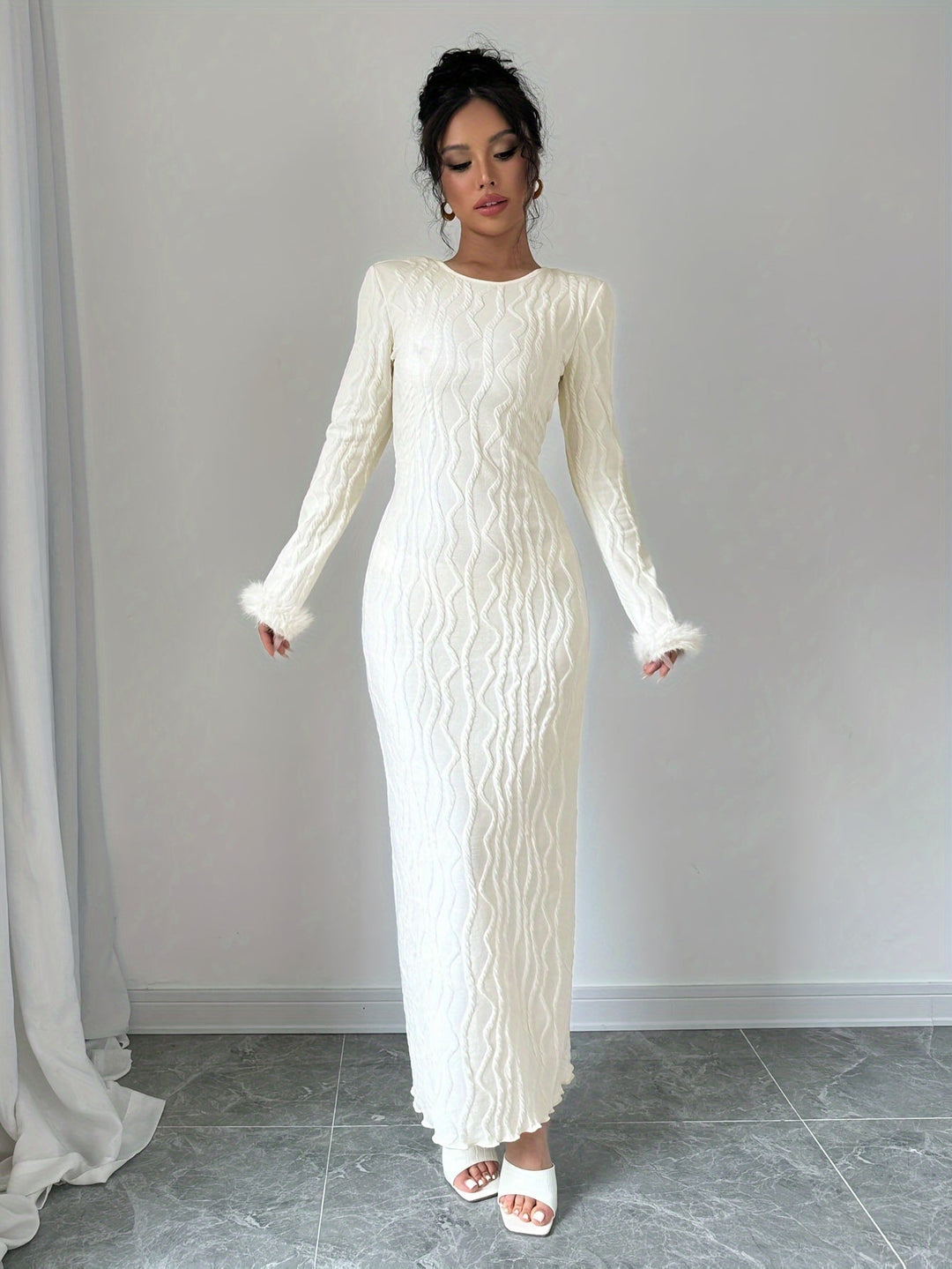 Levoire | Robe Ajustée Avec Des Poignets En Peluche