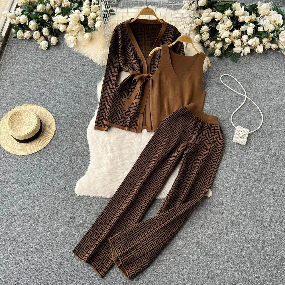 Levoire | Ensemble trois pièces, débardeur décontracté à col en V, et jambes de pantalon larges Braun Taille moyenne