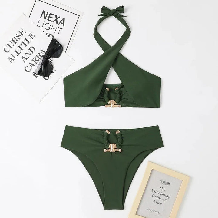 Levoire | Bikini avec un décolleté entrecroisé et des découpes hautes de design pour femmes vertige vert