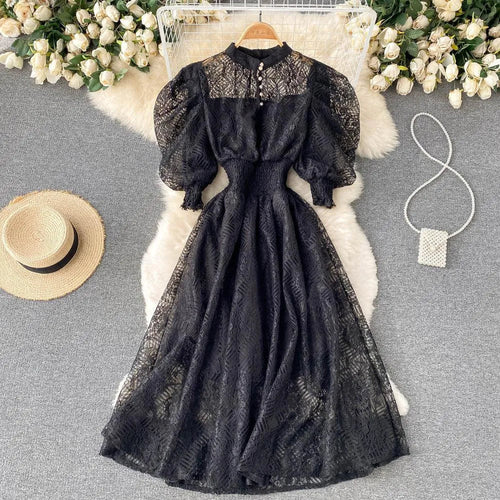 Levoire | Robe en dentelle vintage élégante