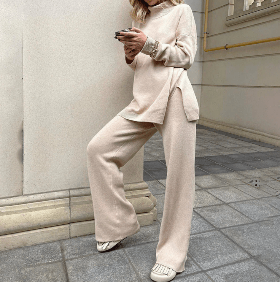 Levoire | Pull tricoté élégant avec fentes latérales pour femmes, sweat-shirt col roulé Abricot