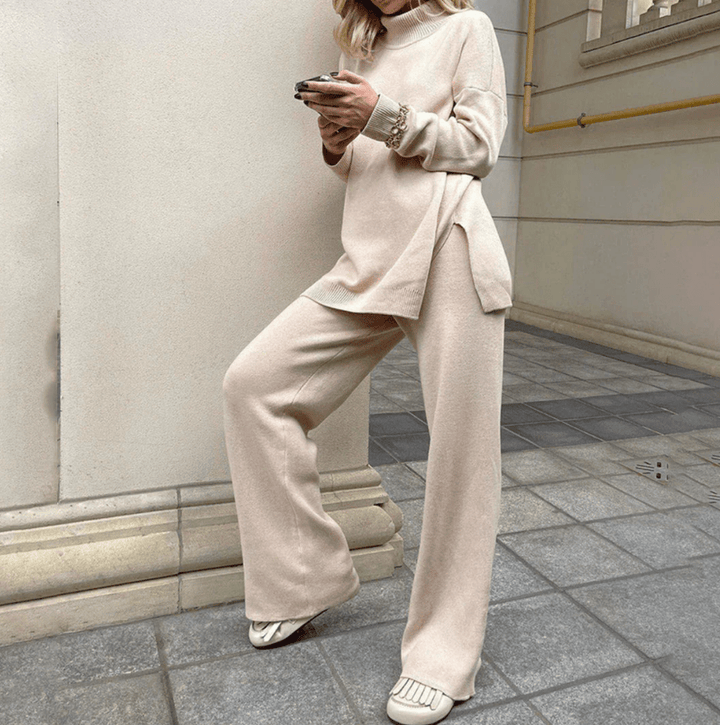 Levoire | Pull tricoté élégant avec fentes latérales pour femmes, sweat-shirt col roulé Abricot